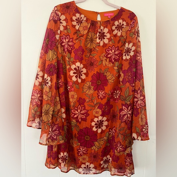 Flying Tomato Dresses & Skirts - NEW BoutiqueTabitha Rust Floral Flare Sleeve Mini Dress Size Large